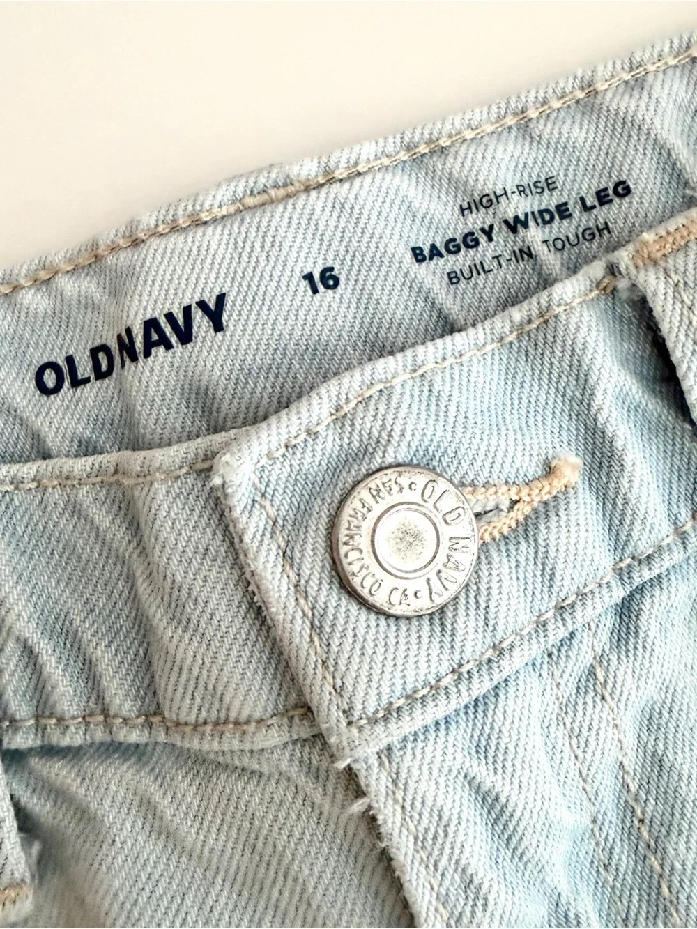 EUC Old Navy High-Rise Baggy Wide Leg Light Blue Jeans